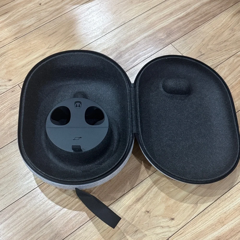 New Gray Oval VR Travel Case